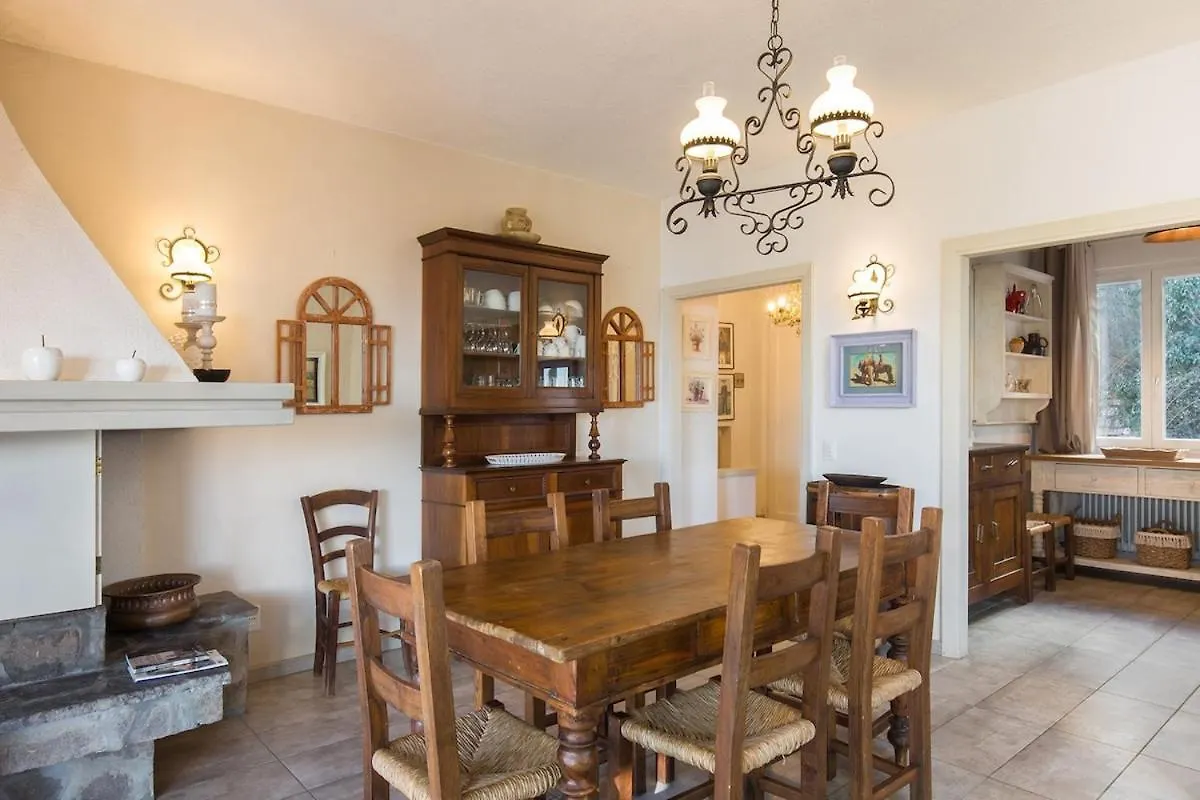 Villa Elisabetta-Tranquilla Con Vista Lago San Zeno di Montagna